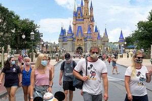 當地時間 7月11日，美國奧蘭多的迪士尼主題公園於當日對數量有限的遊客開放。（圖源：互聯網）