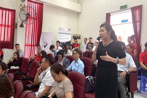 維慶機械公司代表交換有關向Techtronic Industrial集團供應配套工業商品的機遇。