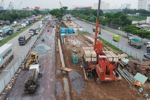 阮文靈街與阮友壽街交通樞紐施工中。