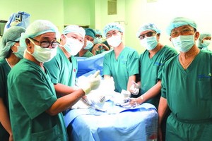 醫學奇跡　連體嬰分離手術成功