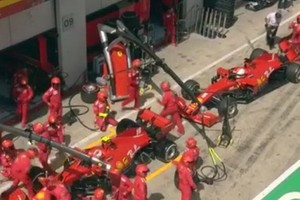 法拉利隊友碰撞雙退事故。（圖源：互聯網）