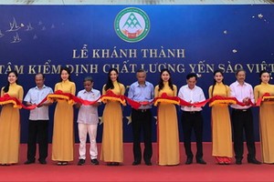 越南燕窩檢驗中心落成儀式。