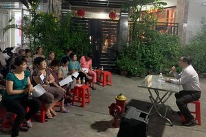 市民族處辦公廳主任陳志偉主持，以華語向50名華人婦女、會員宣傳有關防止家暴的法律規定。