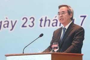 中央經濟部長阮文平在會上講話。（圖源：越通社）