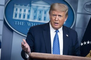 7月22日，美國總統特朗普表示美國“可能”“隨時”關閉更多中國駐美外交機構。（圖源：彭博社）