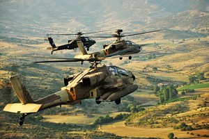 圖為以色列空軍“阿帕奇”直升機。