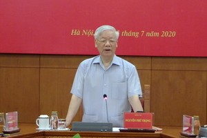 黨中央總書記、國家主席、中央肅貪指委會主任阮富仲主持會議並發表講話。（圖源：越通社）