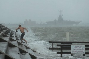 弗曼（前排右）再創吉尼斯世界紀錄。（圖源：互聯網）