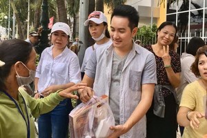 慈善團在115醫院展開慈善活動。