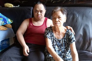 林氏淑與智障兒子楊錦順。