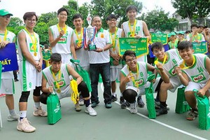 第三郡明開學校奪得高中組第一名。