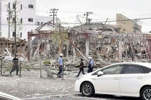 疑似發生爆炸的建築物已只剩骨架。（圖源：互聯網）