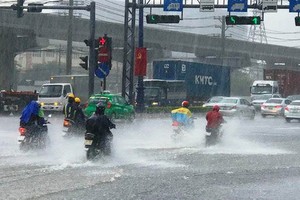 今年8月初，因受東海的熱帶低氣壓影響，導致廣大面積降雨，尤其是清化至承天-順化省地區。（示意圖源：互聯網）