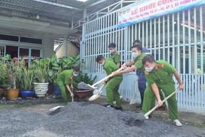 平政縣興隆鄉政府及共青團本市市場管理局配合水泥化興建興隆鄉3號村巷路價值2億4000萬元。（圖源：吳松）