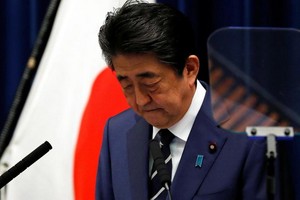 日本首相安倍晉三出席記者會。（圖源：路透社）
