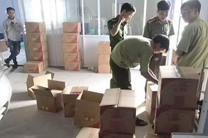 職能力量對立發公司燕窩生產廠進行突擊檢查。（圖源：平定報）