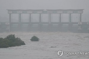 8月5日，臨津江水位攀升。（圖源：韓聯社）