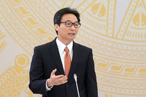 政府副總理、新冠肺炎疫情防控國家指委會主任武德膽在會上講話。（圖源：光孝）