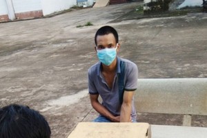 兩次非法出境逃避隔離的武孟強被拘留。（圖源：黃北）