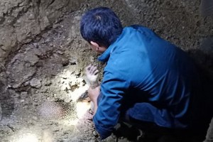 兩名兒童不幸慘遭泥石流活埋身亡。（圖源：G.H）