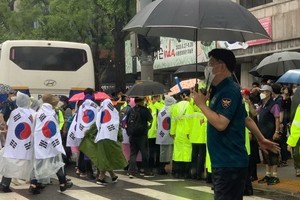 圖為8月15日，韓國多個保守派團體、宗教團體等在首爾繼續大規模集會。（圖源：互聯網）
