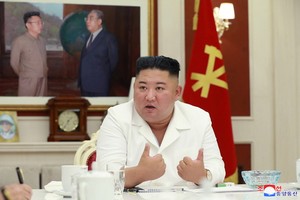 金正恩有意研擬提升勞動黨戰鬥力。（圖源：朝中社）