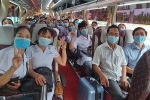 從海防市到峴港市接力的醫療隊伍。