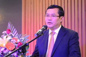 教育與培訓部副部長阮文福在儀式上致詞。（圖源：文勇）