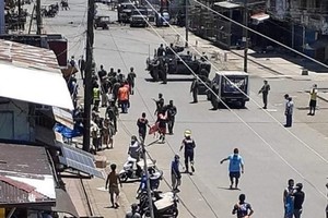 24日，菲律賓南部蘇祿省霍洛市發生的兩起連環爆炸，導致至少10人死亡，40人受傷。（圖源：互聯網）