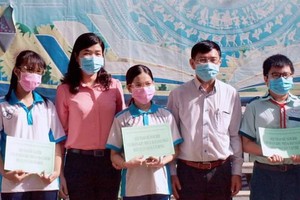 華優秀生頒發2020學年助學金。