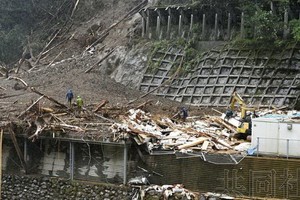 颱風“海神”導致九州4人下落不明，逾50人受傷。（圖源：共同社）