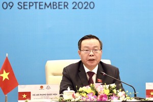 國會副主席馮國顯向與會代表致歡迎詞。（圖源：VGP）