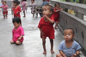 每百名兒童中有25名兒童因營養不良患矮小症。（示意圖源：N.H）