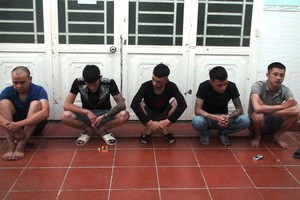 被抓獲的放高利貸團夥。（圖源：警方提供）