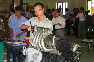 考入職技學校的學生少，故未來期間的勞動市場將失衡。