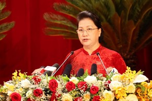 黨中央政治局委員、國會主席阮氏金銀。（圖源：越通社）