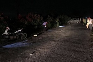 交警在現場勘查交通事故原因。（圖源：交通報）