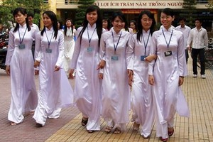 師範大學生每月獲輔助 363 萬元，作為學習期間的生活費。（示意圖源：百元）