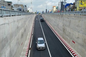 敞開西北通道的安霜交通樞紐在近20年施工後已正式竣工。