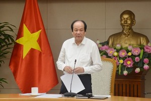 政府辦公廳主任、工作小組組長梅進勇部長主持會議並發表講話。（圖源：戰勝）