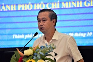 市內務廳廳長黃清仁在會上發言。（圖源：光輝）