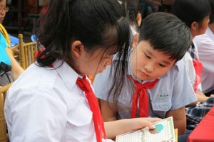 培養小學生熱愛閱讀。