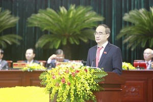 黨中央政治局委員、市委書記阮善仁主持大會並發表講話。（圖源：越通社）