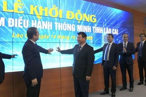 老街省智慧調度中心投入運行按鈕啟動儀式。（圖源：陳平）