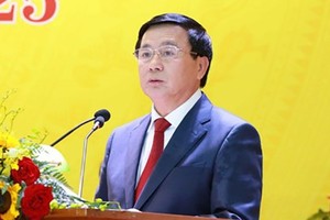 中央理論委員會主席阮春勝出席大會並發表指導意見。