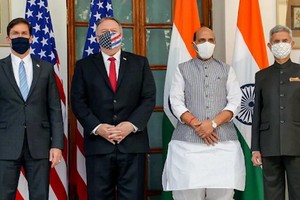  印美外長防長“2+2”會談前合影。（圖源：PTI）