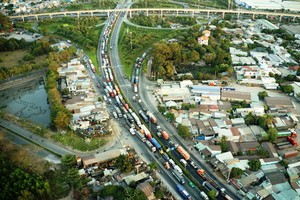 環市二路尚未得到充分投資，車流量太大導致交通擁堵。（圖源：文平）