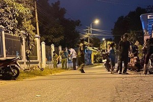 辦案警員趕赴案發現場進行調查處理。（示意圖源：互聯網）