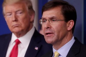 特朗普9日透過推特發文開除埃斯珀，兩人過去一段時間發生不少歧見。（圖源：路透社）