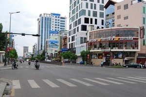 第三郡施行電網地下化後既能使街道面貌顯得更美觀，又可減少停電事故發生。